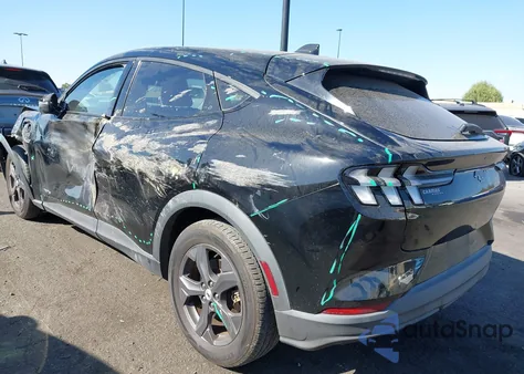 2022 Ford Mustang Mach-E Select z USA, uszkodzony, nr VIN 3FMTK1RM7NMA17672